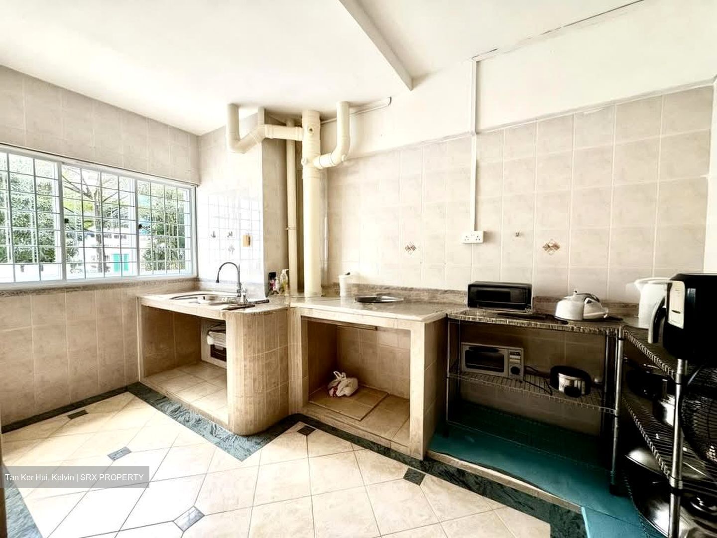 Blk 340 Jurong East Avenue 1 (Jurong East), HDB Executive #581297931